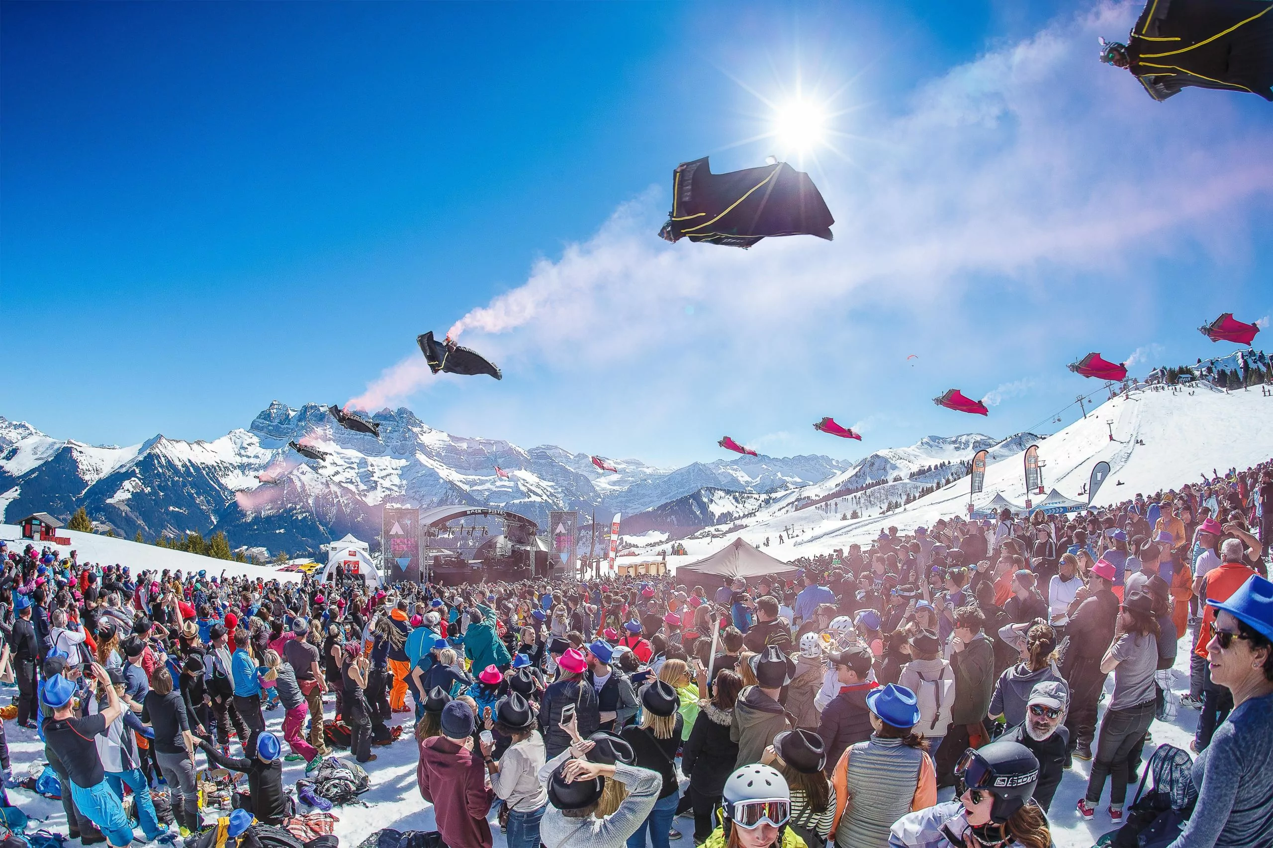 SkyVibration Evènements et shows aériens en wingsuit