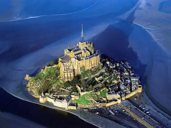 Le mont Saint-Michel vu du ciel avec SkyVibration