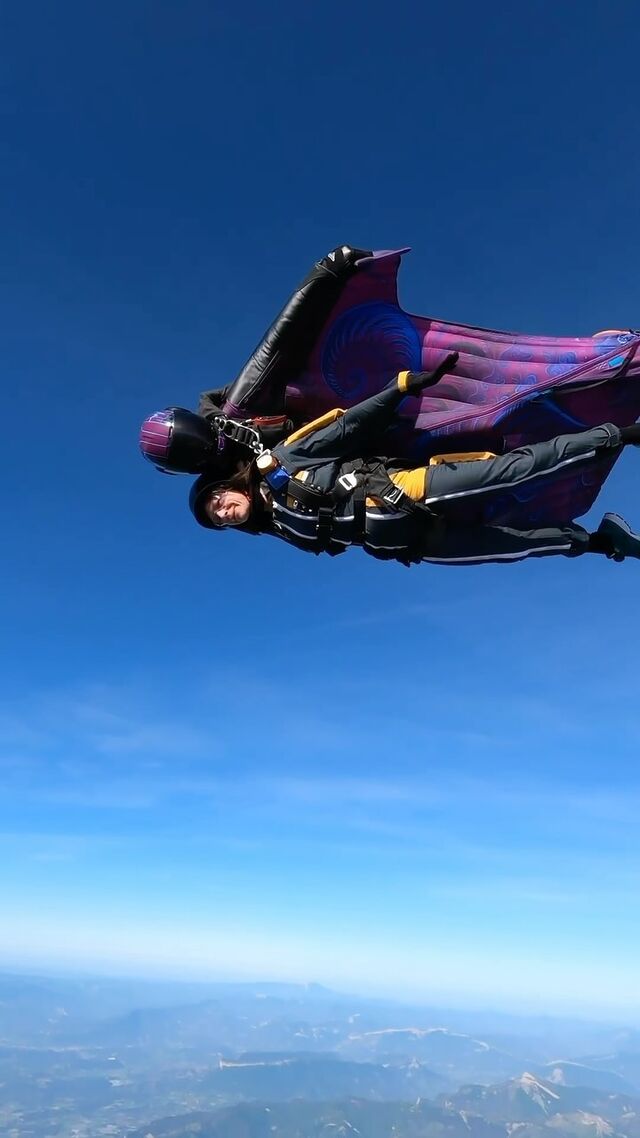 Aurore’s reaction after her jump ! 😍🔥 Like her, come and tast the adrenaline of a Tandem Wingsuit ! 🚀@auroredelplace Get ready for an unforgettable aerial adventure! Dive into pure emotion. An experience that mixes adrenaline, joy and the magic of flying with a total safety. Each jump is a promise of strong memories engraved forever.🎁 And because unforgettable  moments are the best, surprise your friends and family with our SKY VIBRATION GIFT VOUCHER !📲Available in a few clicks directly on the website (link in bio) #FlightDream #wingsuit #gift #giftideas #wingsuit  #skyvibration #wingsuits
