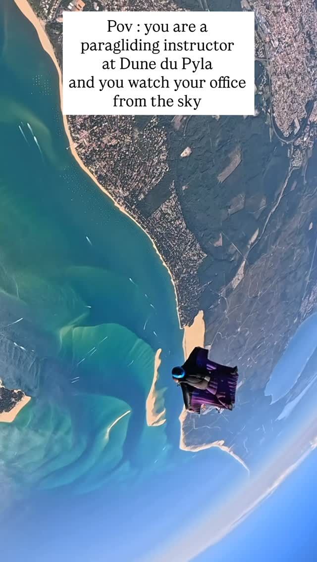Jacques is a paragliding instructor at Dune du Pyla.another type of flight and another perspective from Time to Time is good for the mind.@mariepanzaniaussi #wingsuit #skyvibration #tandemwingsuit #paragliding