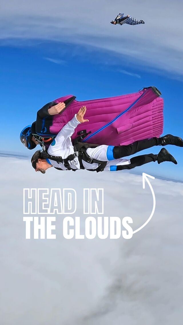 The true definition of having your head in the clouds 🤩☁️#wingsuit #tandem #tandemwingsuit #skyvibration #experience #incredible #instamoment #skydiving_universe