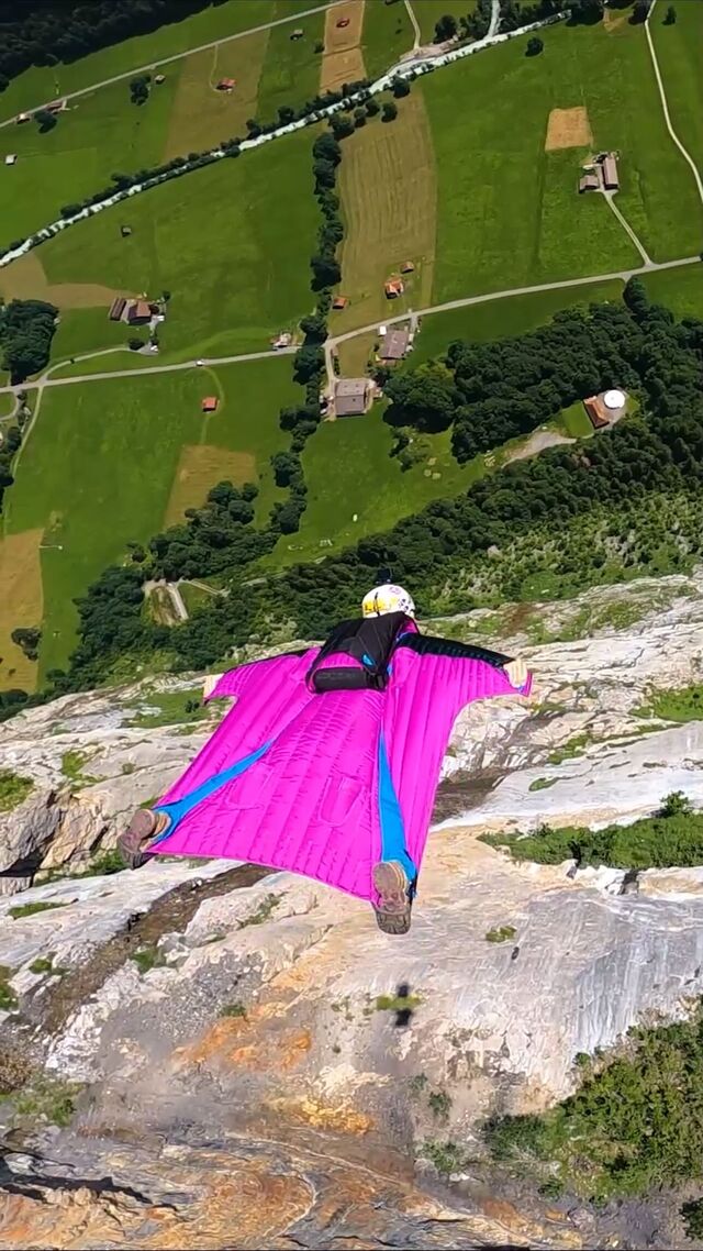 3,2,1 jump..! 🏔️

🦅 : @marinedescols 
🎥 : @vincent_descols_le_blond 

•
•
•

#basejump #treejumping #wings #wingsuit #homejump #takeoff #takingoff #flyinghumans #extremesports #basejumping